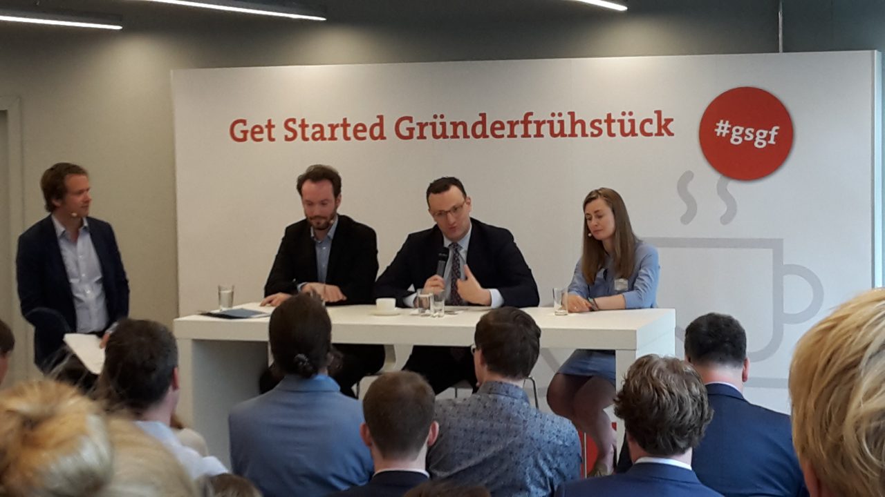 Minister Spahn mit Panel